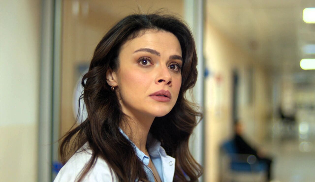 Alya escucha a Cihan a escondidas y destapa su plan contra Ugur