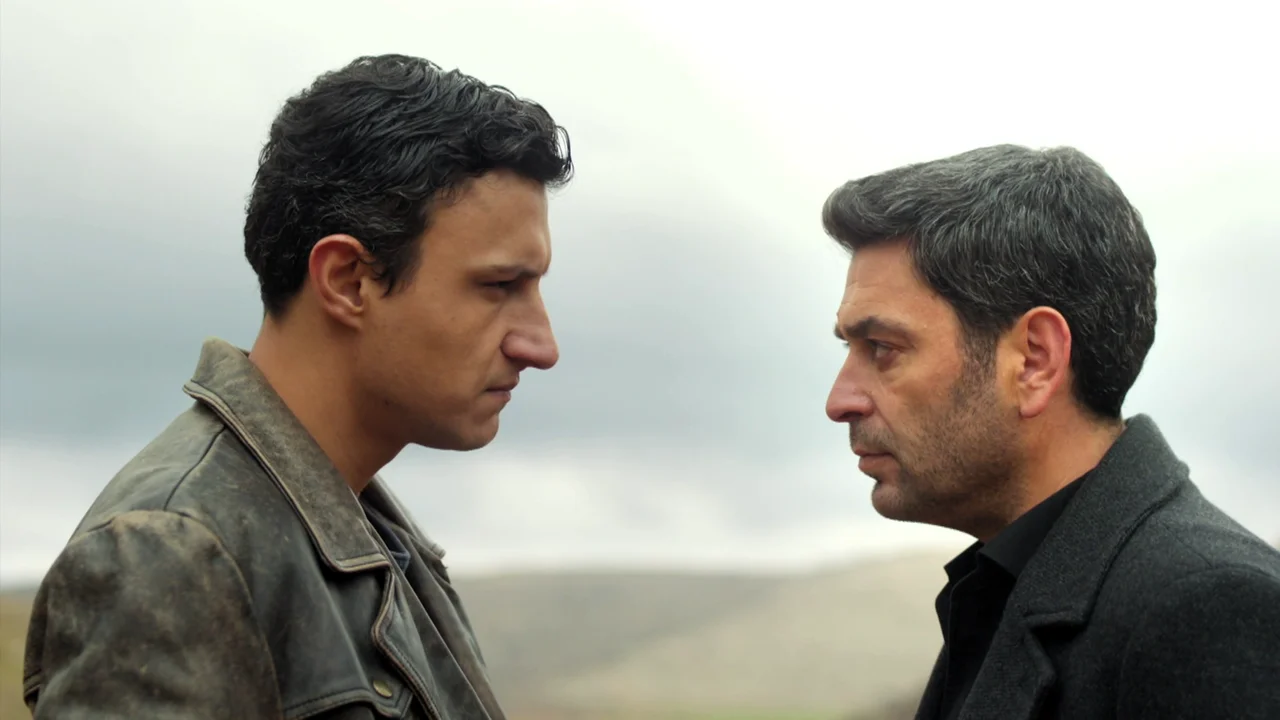 Cihan se enfrenta a Sahin por las tierras y deja clara su postura: “Será sobre mi cadáver”