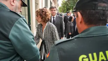 Montero puntualiza tras hablar de "accidente laboral" que los guardias civiles murieron "en acto de servicio" Montero puntualiza tras hablar de "accidente laboral" que los guardias civiles murieron "en acto de servicio"
