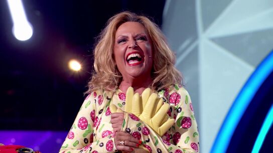 Lydia Lozano se escond&iacute;a bajo la Pizza de Mask Singer... &iexcl;y tanto Ana Mil&aacute;n como Boris Izaguirre lo sab&iacute;an!