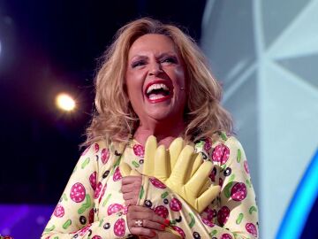 Lydia Lozano se escond&iacute;a bajo la Pizza de Mask Singer... &iexcl;y tanto Ana Mil&aacute;n como Boris Izaguirre lo sab&iacute;an!