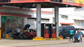 El Gobierno cubano ha reconocido que la situación es “crítica”, con apagones en La Habana que superan las 22 horas. El Gobierno cubano ha reconocido que la situación es “crítica”, con apagones en La Habana que superan las 22 horas.