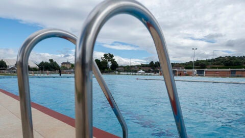 Imagen de archivo de una piscina