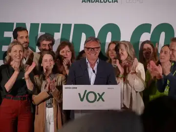 Manuel Gavira, candidato de Vox, celebra los resultados obtenidos: "Los andaluces han dicho al Gobierno que quieren prioridad nacional" Manuel Gavira, candidato de Vox, celebra los resultados obtenidos: "Los andaluces han dicho al Gobierno que quieren prioridad nacional"