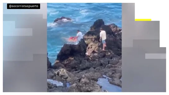 El vídeo del rescate a tres bañistas El vídeo del rescate a tres bañistas