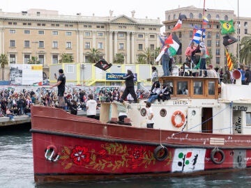 Flotilla saliendo del puerto de Barcelona