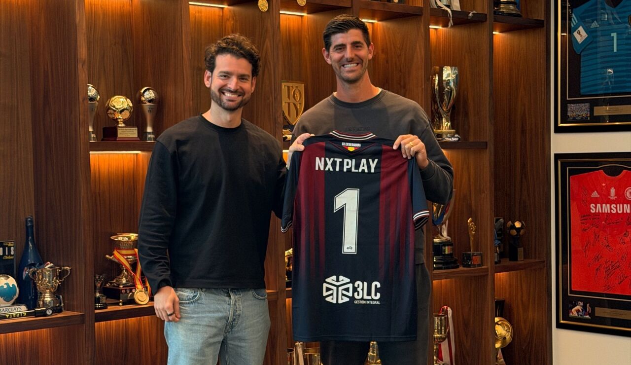 Thibaut Courtois junto a Gonzalo Vila
