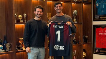Thibaut Courtois junto a Gonzalo Vila