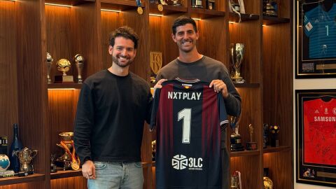 Thibaut Courtois junto a Gonzalo Vila