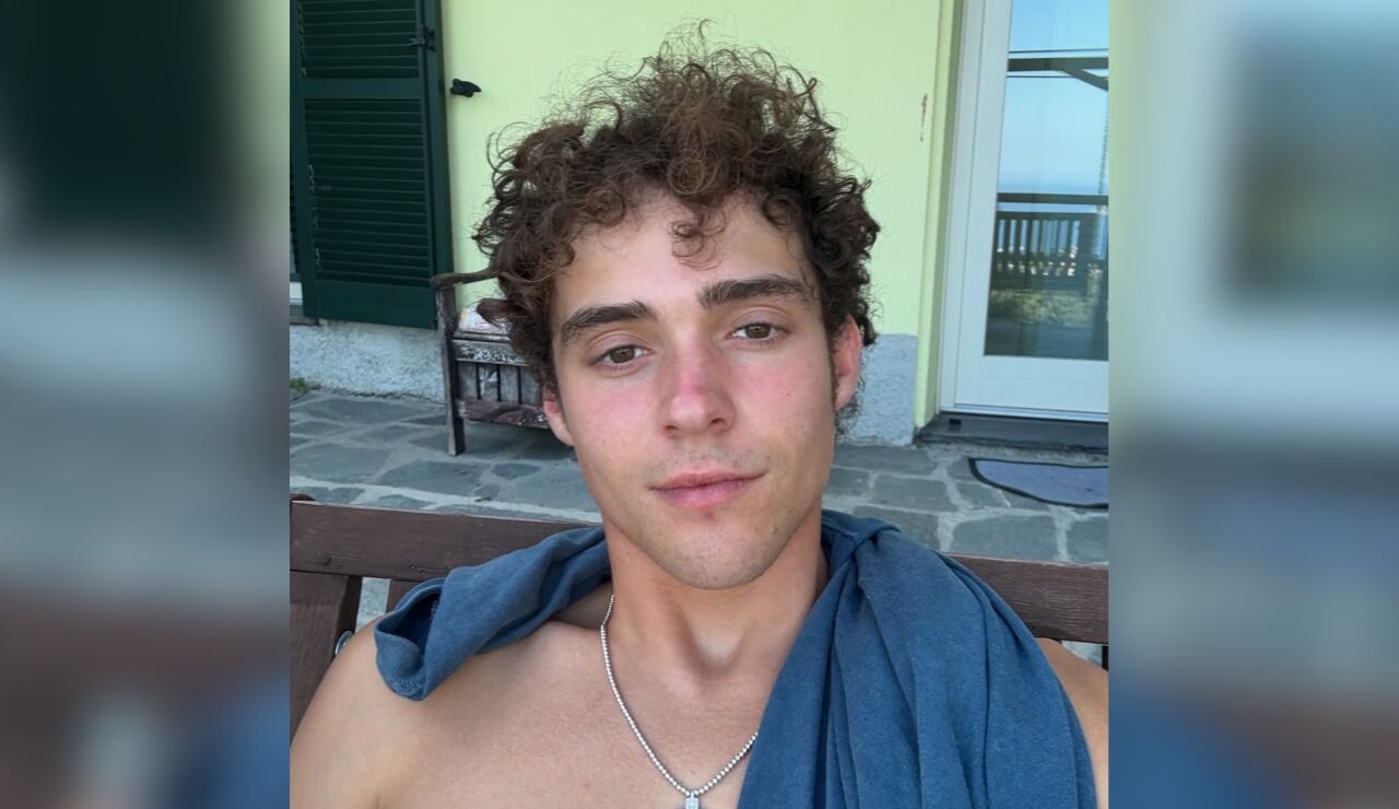 Joshua Bassett en sus redes
