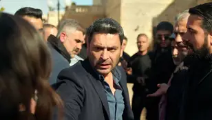 Cihan rescata a Alya en plena revuelta y deja clara su autoridad ante todos