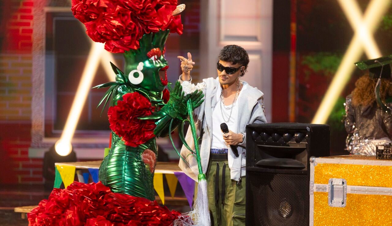 Clavel y Abraham Mateo deslumbran con una actuaci&oacute;n gal&aacute;ctica en Mask Singer 