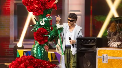 Clavel y Abraham Mateo deslumbran con una actuación galáctica en Mask Singer Clavel y Abraham Mateo deslumbran con una actuación galáctica en Mask Singer