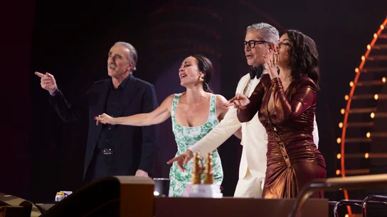 ¿Es Mónica Cruz? Ruth Lorenzo convence a Ana Milán y Carlos Baute sobre la identidad de Troglodita ¿Es Mónica Cruz? Ruth Lorenzo convence a Ana Milán y Carlos Baute sobre la identidad de Troglodita