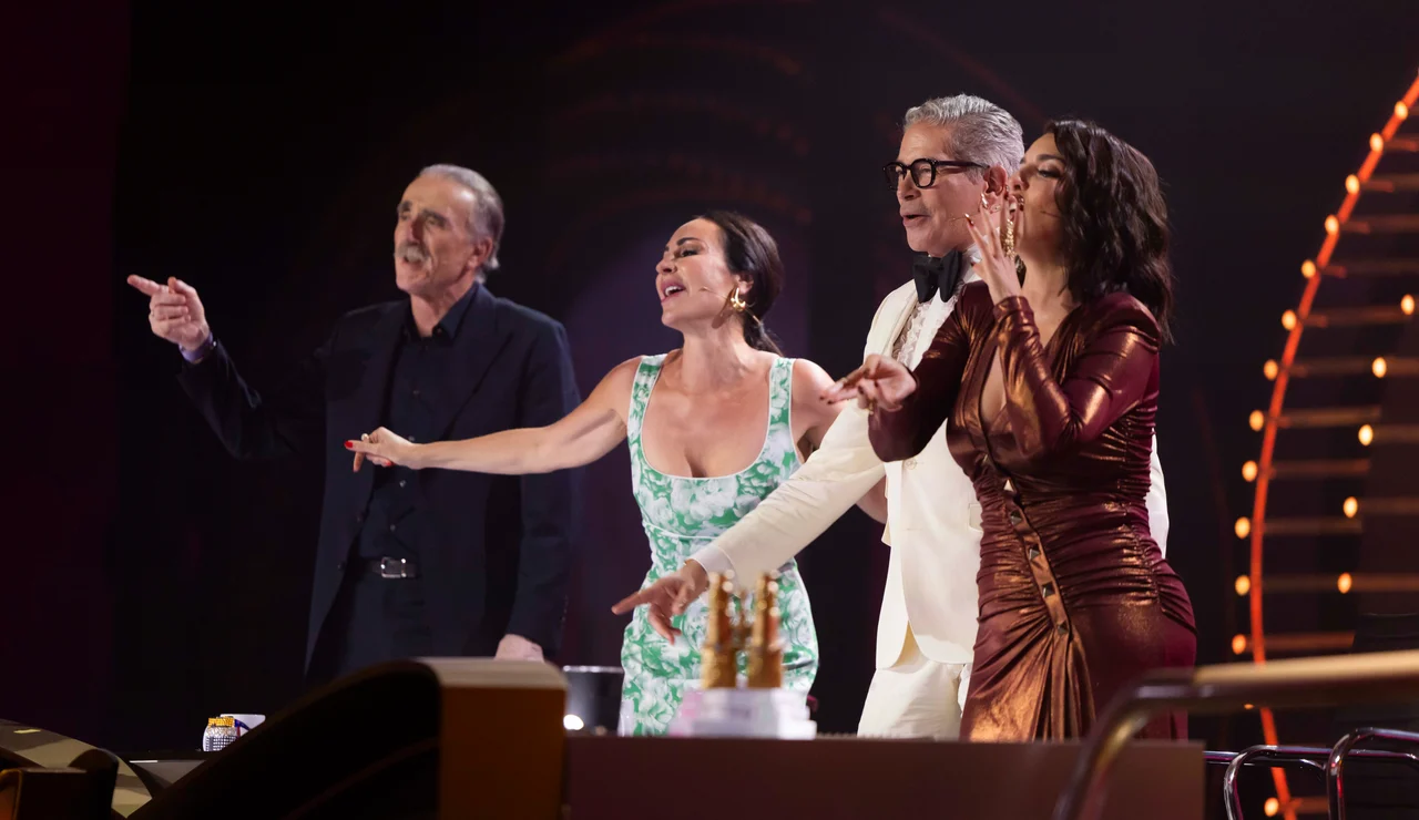 ¿Es Mónica Cruz? Ruth Lorenzo convence a Ana Milán y Carlos Baute sobre la identidad de Troglodita