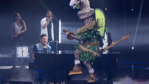 ¡Histórico! Jirafa y Pablo López paralizan Mask Singer con un dueto que huele a final ¡Histórico! Jirafa y Pablo López paralizan Mask Singer con un dueto que huele a final