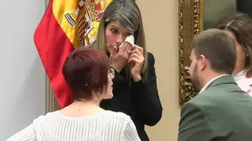 Momento en el que Maribel Vilaplana, la periodista que comió con el expresident de la Generalitat Carlos Mazón el día de la DANA, rompe a llorar Momento en el que Maribel Vilaplana, la periodista que comió con el expresident de la Generalitat Carlos Mazón el día de la DANA, rompe a llorar
