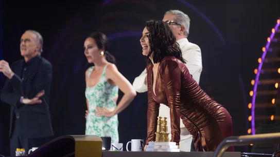 Del abrazo de Abraham Mateo y Juan y Medio a la teoría compartida de Ana Milán y Ruth Lorenzo: Clavel causa sensación Del abrazo de Abraham Mateo y Juan y Medio a la teoría compartida de Ana Milán y Ruth Lorenzo: Clavel causa sensación