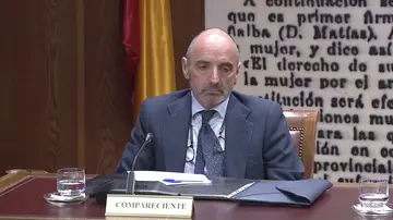 Julio Martínez ante la comisión de investigación del 'caso Koldo' en el Senado. Julio Martínez ante la comisión de investigación del 'caso Koldo' en el Senado.