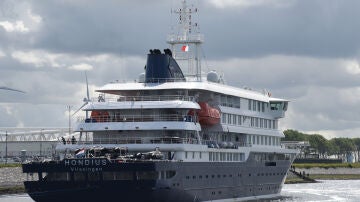 Imagen del MV Hondius llegando al puerto de Rotterdam.