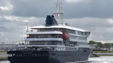 Imagen del MV Hondius llegando al puerto de Rotterdam. Imagen del MV Hondius llegando al puerto de Rotterdam.