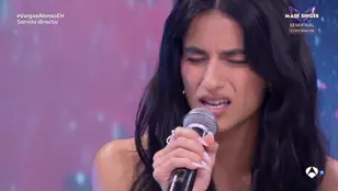 Begoña Vargas emociona cantando en directo 'El lado oscuro' de Jarabe de Palo