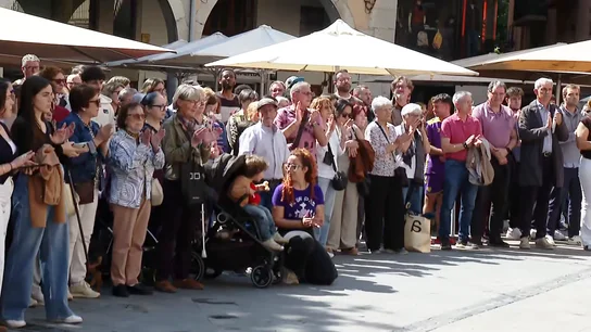 Minuto de silencio en Figueres Minuto de silencio en Figueres