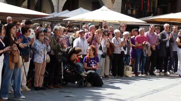 Minuto de silencio en Figueres