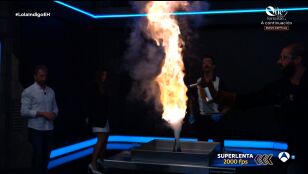 Marron sorprende a Lola &Iacute;ndigo con un espectacular volc&aacute;n qu&iacute;mico en El Hormiguero