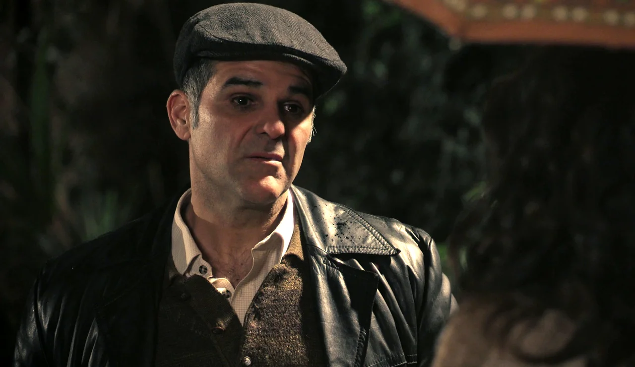 Álvaro amenaza a Beatriz con revelar el secreto de Gabriel: “O afloja la cartera o todo el mundo sabrá que está casado contigo”