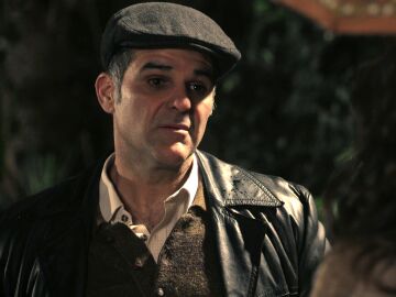 &Aacute;lvaro amenaza a Beatriz con revelar el secreto de Gabriel: &ldquo;O afloja la cartera o todo el mundo sabr&aacute; que est&aacute; casado contigo&rdquo;