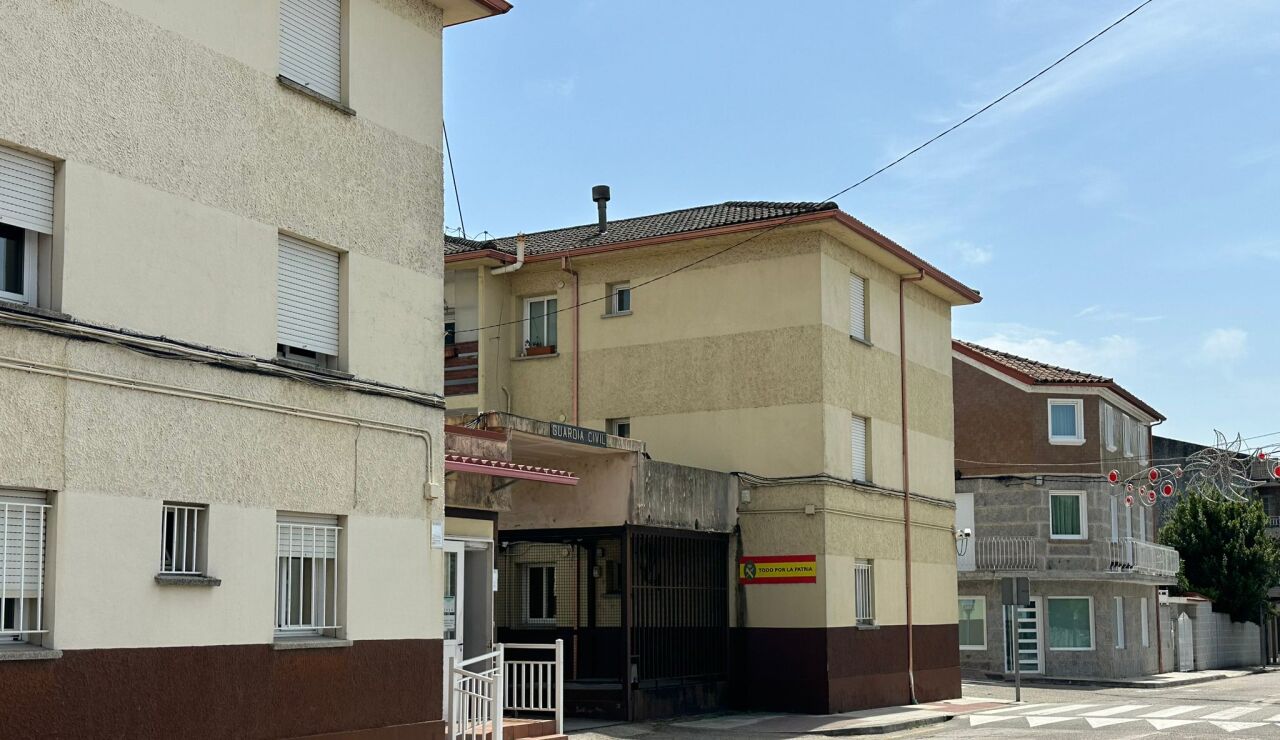 Cuartel Guardia Civil de Ponteareas (Pontevedra)