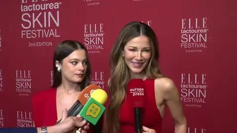 Jaydy Michel y Manuela Sanz hablando con la prensa Jaydy Michel y Manuela Sanz hablando con la prensa