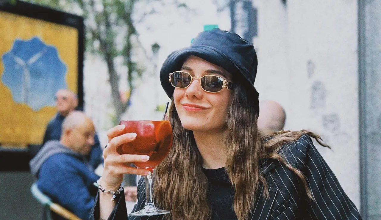 El viaje de Beril Pozam, Suna en Una nueva vida, por Madrid: fotos, comida y sus rincones favoritos