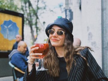 El viaje de Beril Pozam, Suna en Una nueva vida, por Madrid: fotos, comida y sus rincones favoritos