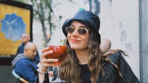 El viaje de Beril Pozam, Suna en Una nueva vida, por Madrid: fotos, comida y sus rincones favoritos