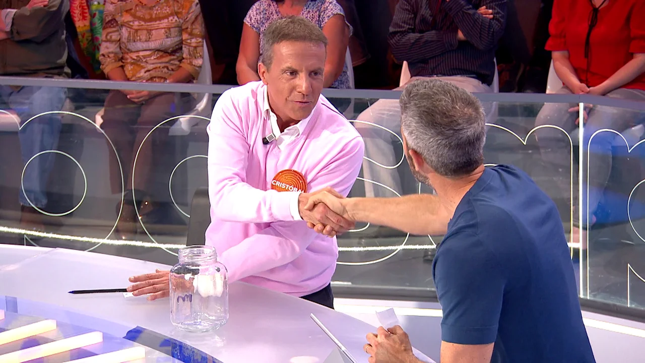 ¿Cristóbal Soria con la camiseta de Vinicius? Sella con Roberto Leal su apuesta del Mundial en Pasapalabra