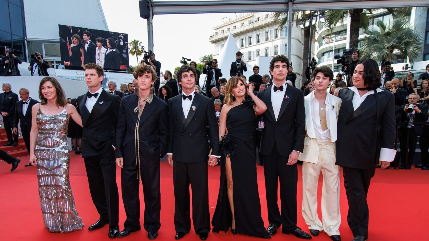 festival-cannes-la-bola-negra-credito-marco-barada-7-scaled