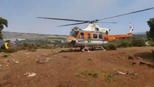 Un incendio en J&aacute;tar obliga a desplegar un amplio operativo a&eacute;reo y terrestre en Granada