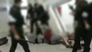 Tensión en el aeropuerto de Bilbao durante la llegada de activistas de la Global Sumud Flotilla