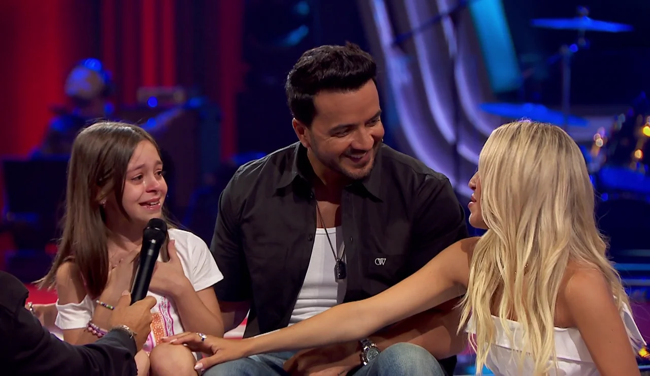 Ana Mena y Luis Fonsi en La Voz Kids