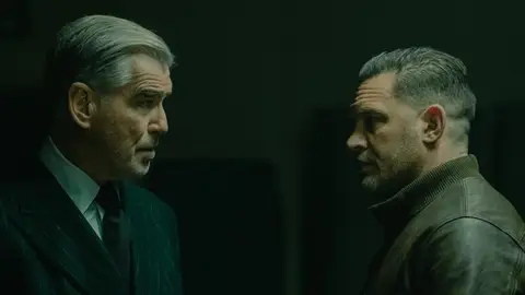 Pierce Brosnan y Tom Hardy en Tierra de mafiosos Pierce Brosnan y Tom Hardy en Tierra de mafiosos