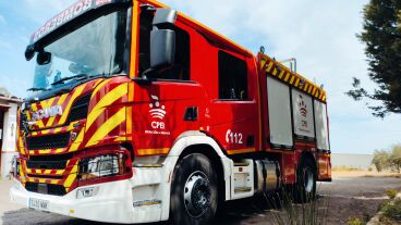 Un bombero sufre quemaduras de segundo grado por un incendio forestal en Badajoz 