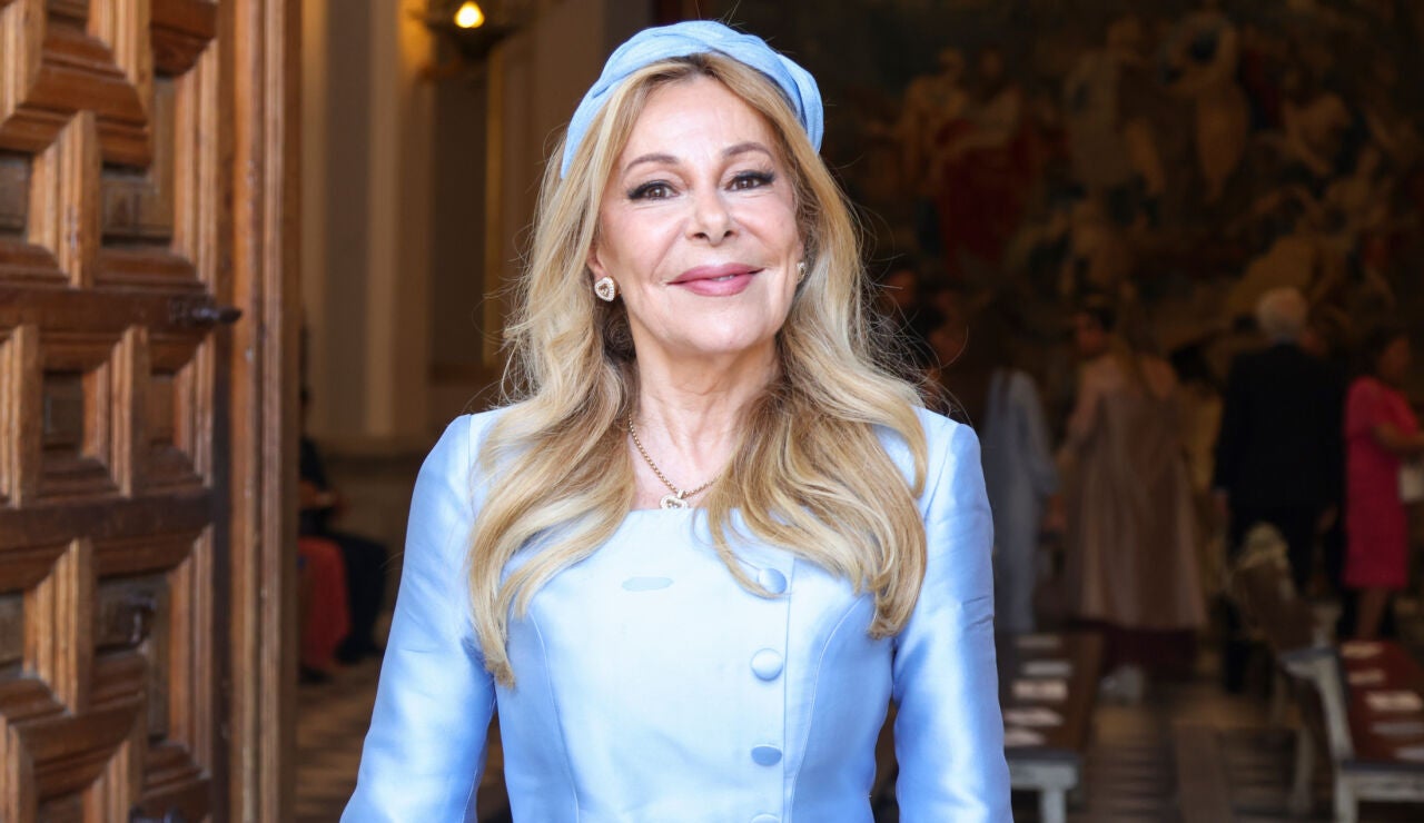Ana Obreg&oacute;n en la boda de Marta Garc&iacute;a Obreg&oacute;n