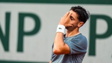 Arthur Gea en un partido de Roland Garros