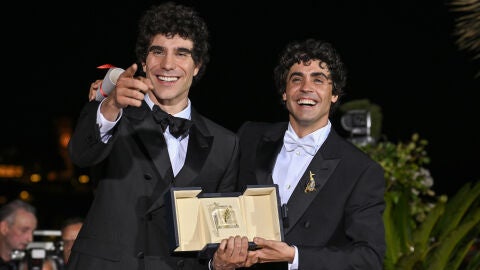 Javier Ambrossi y Javier Calvo en la ceremonia de clausura del Festival de Cannes