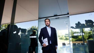 Enrique Riquelme saliendo de las oficinas de Valdebebas este pasado s&aacute;bado