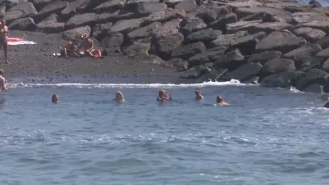 Prealerta en Canarias por calor extremo Prealerta en Canarias por calor extremo