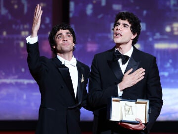 Javier Ambrossi y Javier Calvo en la ceremonia de clausura del Festival de Cannes