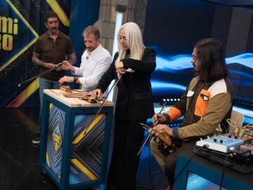 &iexcl;Masterclass en directo! M&oacute;nica Naranjo y Pablo Motos aprenden a tocar el dax&oacute;fono en El Hormiguero